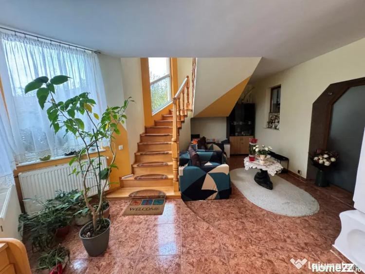 Casă cu 5 camere cu Teren 1310 Mp în Central