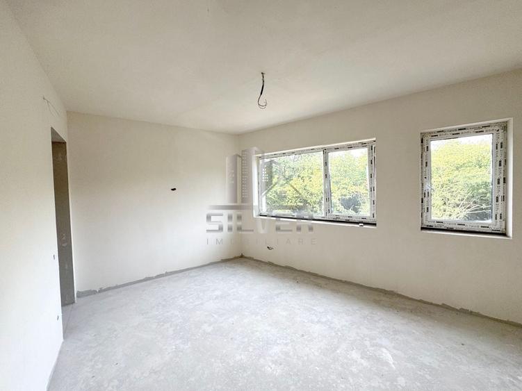 Duplex cu 4 camere cu Canalizare în Câmpului