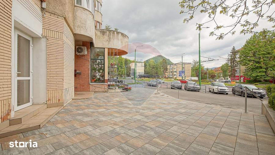 Spa?iu comercial reprezentativ Centrul Civic, Bra?ov | Parter+Subsol - 15