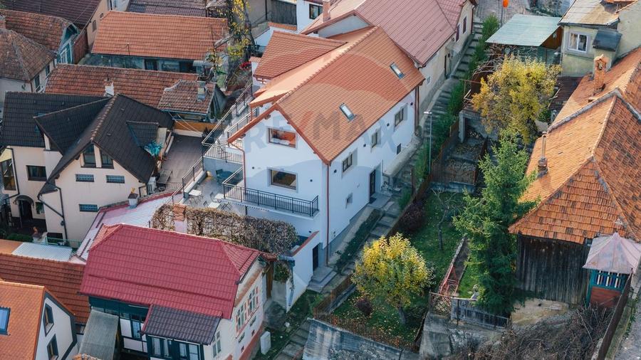 Hotel/Pensiune, de 166 mp, în Schei