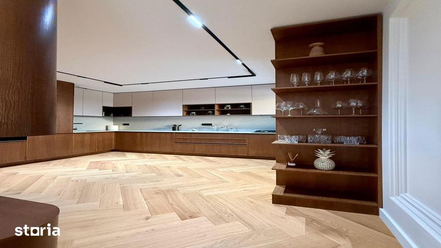 Apartament cu 4 camere în Central