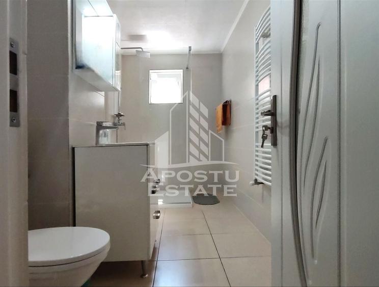 Apartament cu 4 camere semidecomandat, mobilat în Miorița