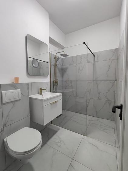 Apartament cu 2 camere semidecomandat, mobilat în Orașul Vechi