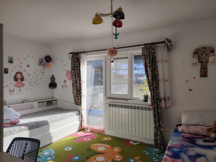 Casă cu 4 camere cu Teren 3125 Mp în Central