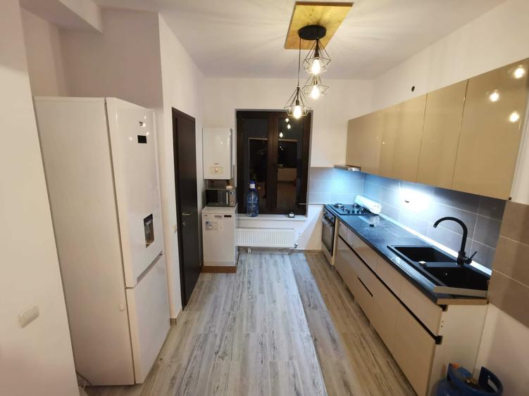 Casă cu 4 camere cu Teren 300 Mp în Băneasa