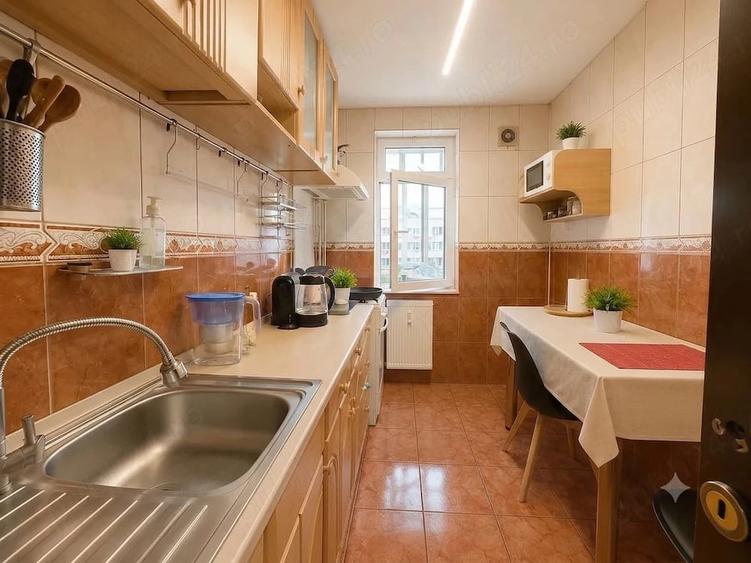 Apartament cu 3 camere decomandat în Colentina