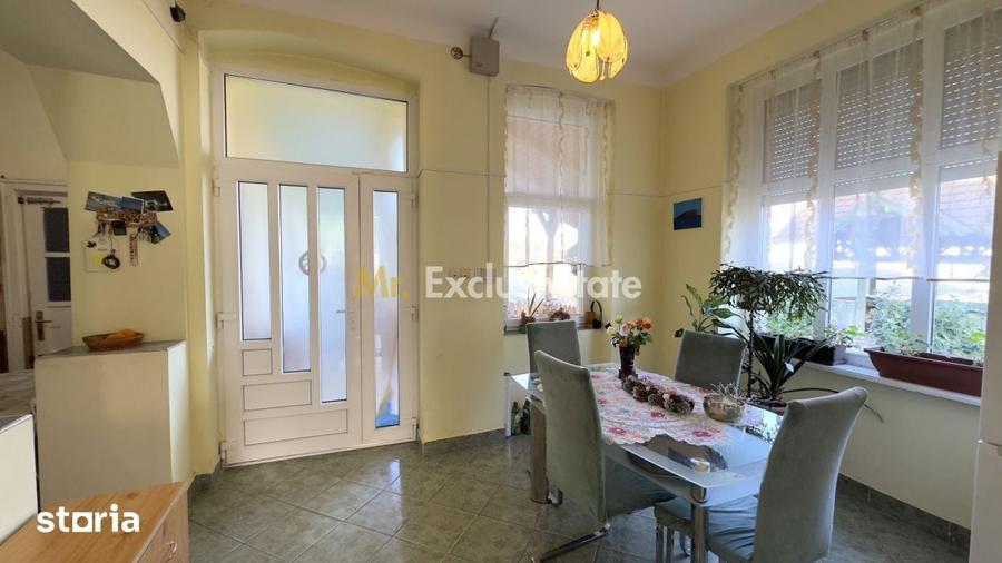 Casă cu 4 camere cu Teren 2974 Mp în Central