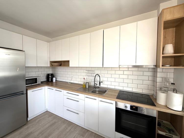 Apartament 3 camere de inchiriat Prima Universitatii - 2