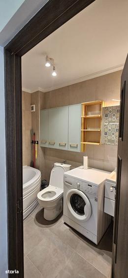 Apartament cu 3 camere semidecomandat în Florești