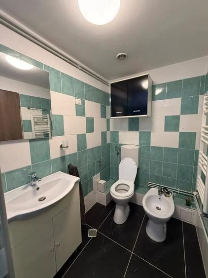 Apartament cu 3 camere semidecomandat în Semicentral