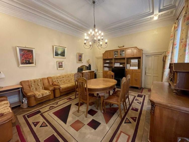 Apartament cu 3 camere semidecomandat în Romană