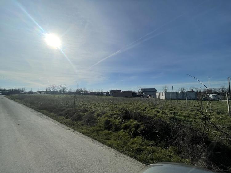 Teren de 1636 mp, în Amzacea