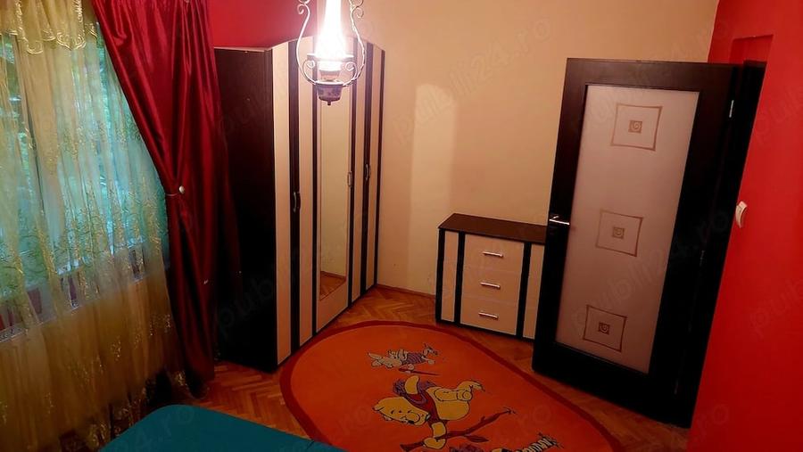 Apartament cu 2 camere semidecomandat în Podu Roș