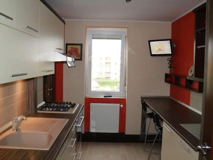 Apartament cu 4 camere semidecomandat în Podgoria