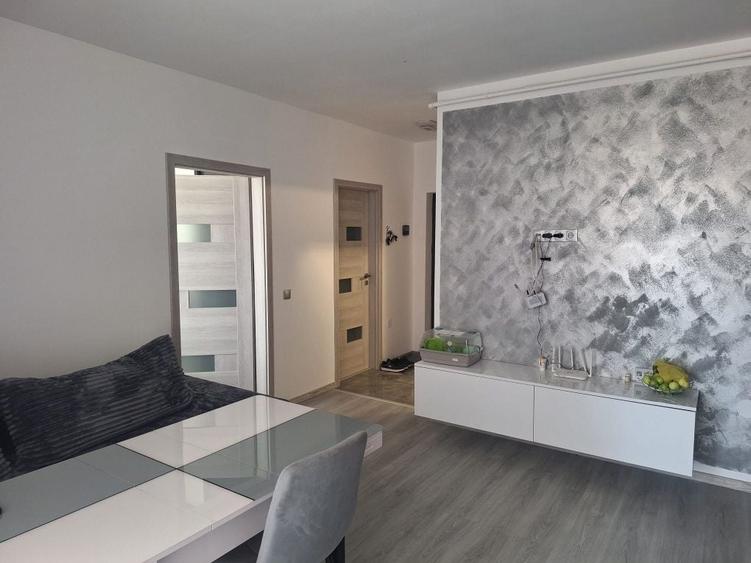 Apartament cu 2 camere decomandat în Exterior Vest