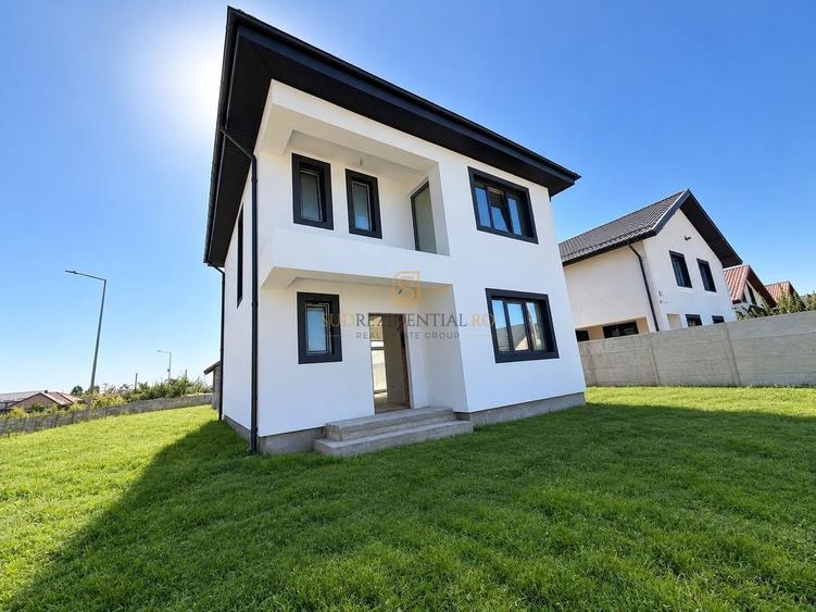 Casă individuală cu 4 camere cu Canalizare în Berceni