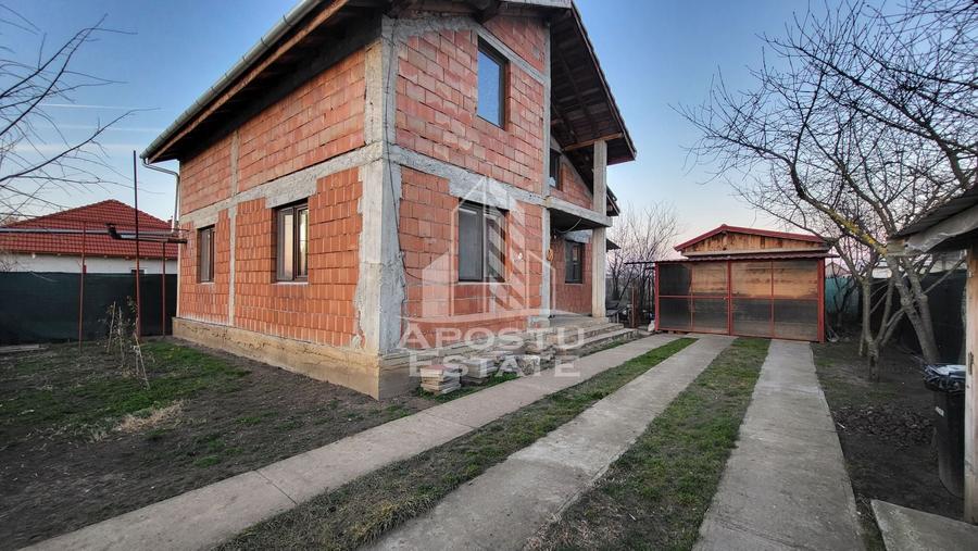 Casă individuală cu 3 camere cu Canalizare în Satchinez