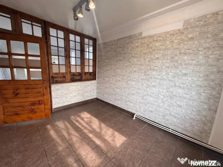 Casă cu 3 camere cu Teren 164 Mp în Delfinariu