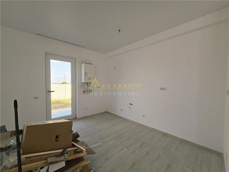 Casa individuala- 490mp teren- strada asfaltata- 200m de autobuz - 3