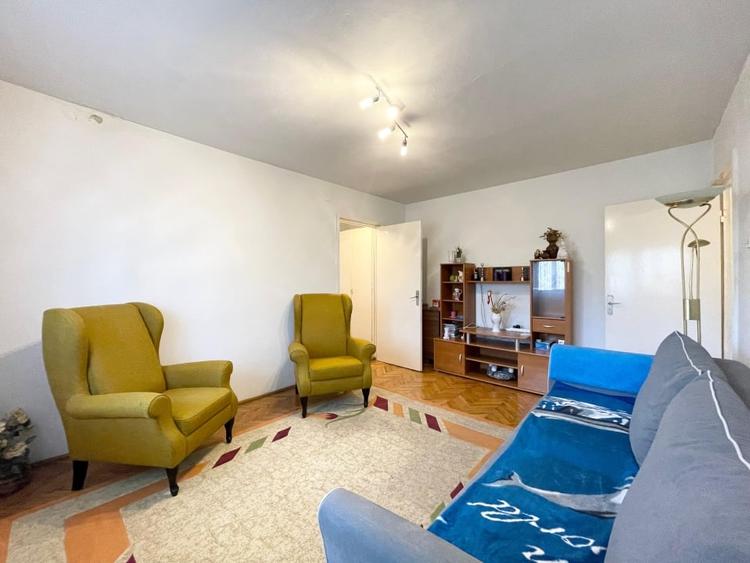 Apartament cu 3 camere semidecomandat, mobilat în Girocului