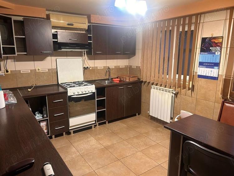Casă cu 6 camere în Steaua