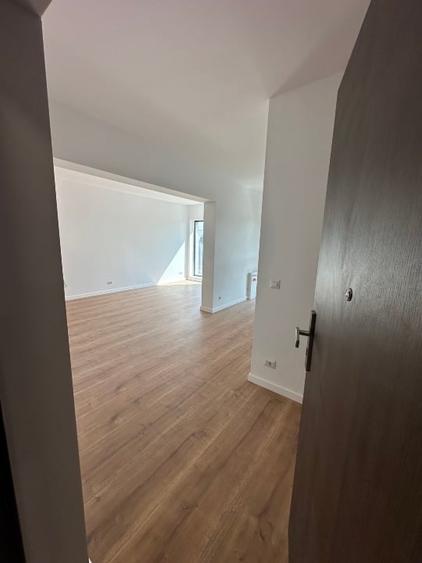 Apartament cu 3 camere decomandat în Albert