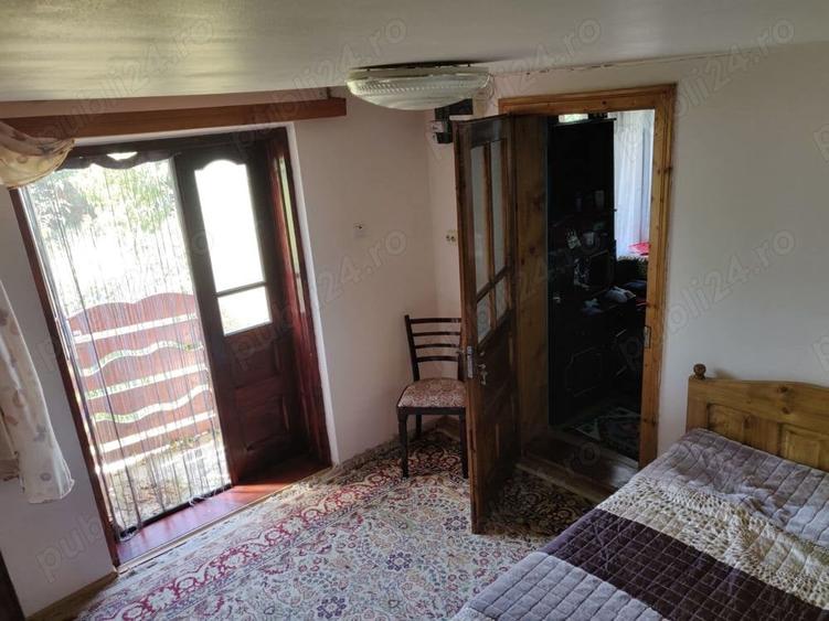 Casă cu 4 camere cu Teren 24000 Mp în Costișa de Sus