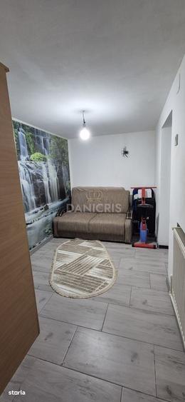Casă cu 4 camere în Palas