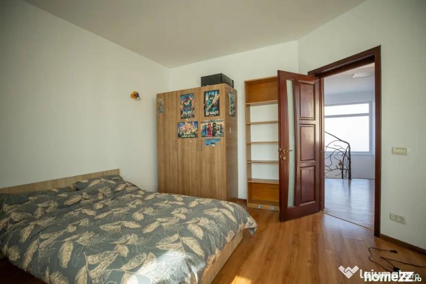 Casă cu 6 camere cu Teren 558 Mp în Central