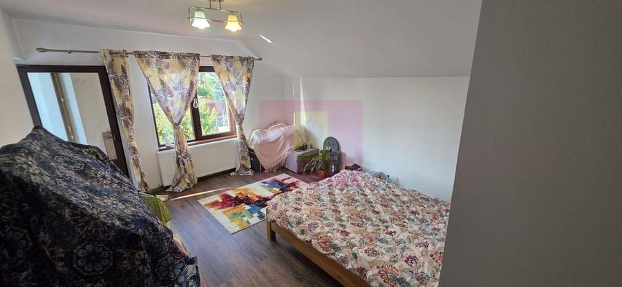 Casă cu 5 camere cu Teren 882 Mp în Bănești