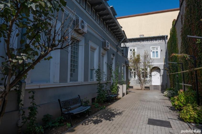 Casă cu 12 camere cu Teren 295 Mp în Unirii