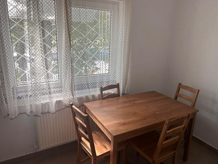 Garsonieră decomandată în Central