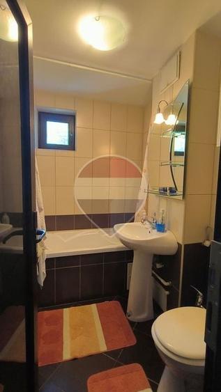 Apartament cu 2 camere decomandat, mobilat în Micro 13
