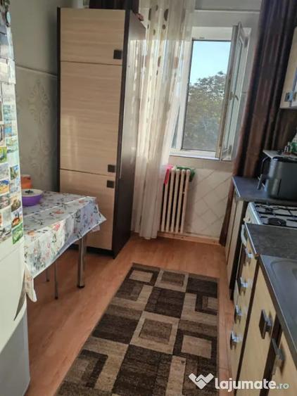 Apartament cu 2 camere semidecomandat în Dacia