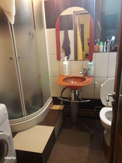 Casă cu 5 camere cu Teren 500 Mp în Domnești