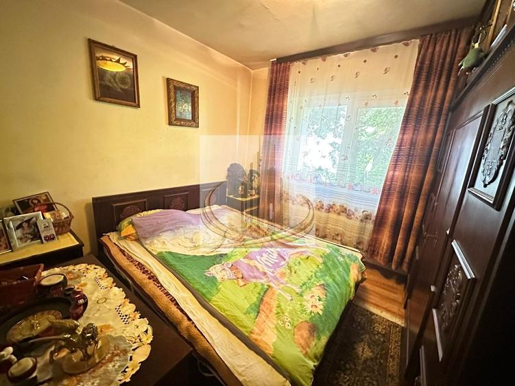 Apartament cu 3 camere decomandat, mobilat în Aradului