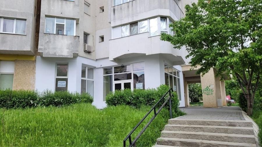 Spațiu comercial, de 120 mp, în Cug