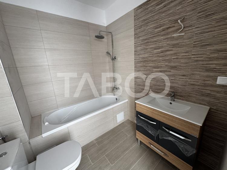 Penthouse cu 3 camere decomandat în Periferie
