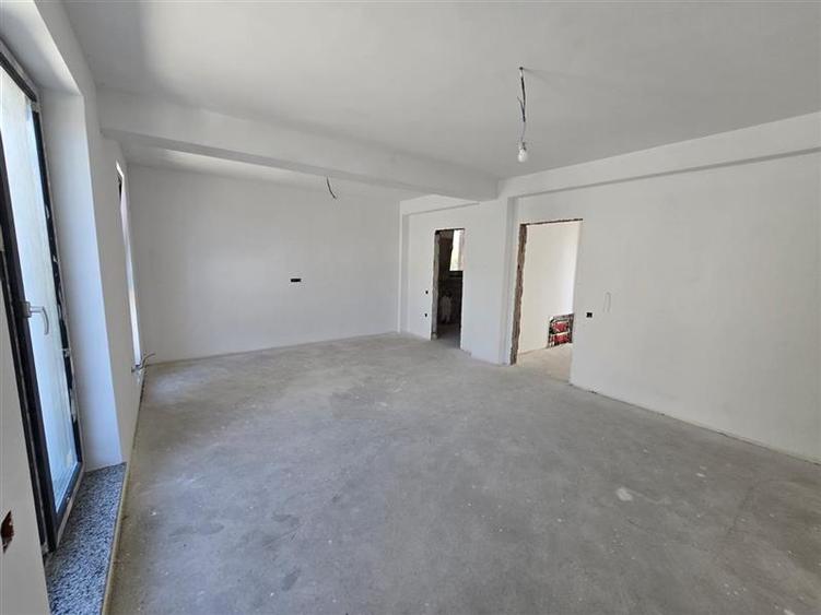 Duplex cu 5 camere cu Canalizare în Bucureștii Noi