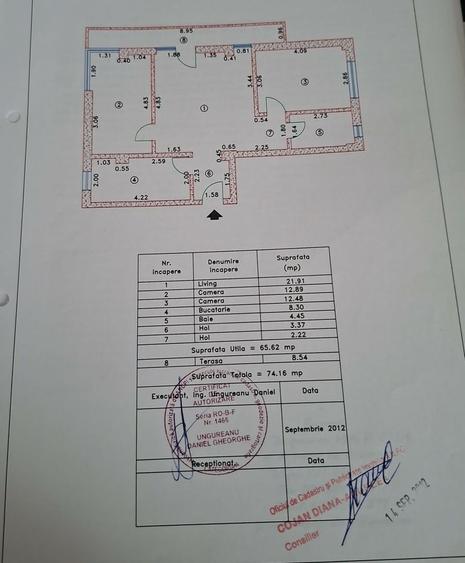 Apartament cu 3 camere semidecomandat, mobilat în Nord