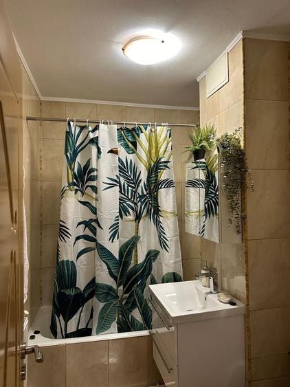 Apartament cu 2 camere decomandat în Micro 20