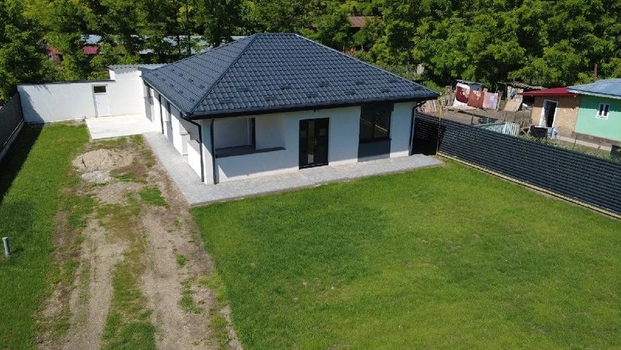 Casă cu Teren 650 Mp în Ferești