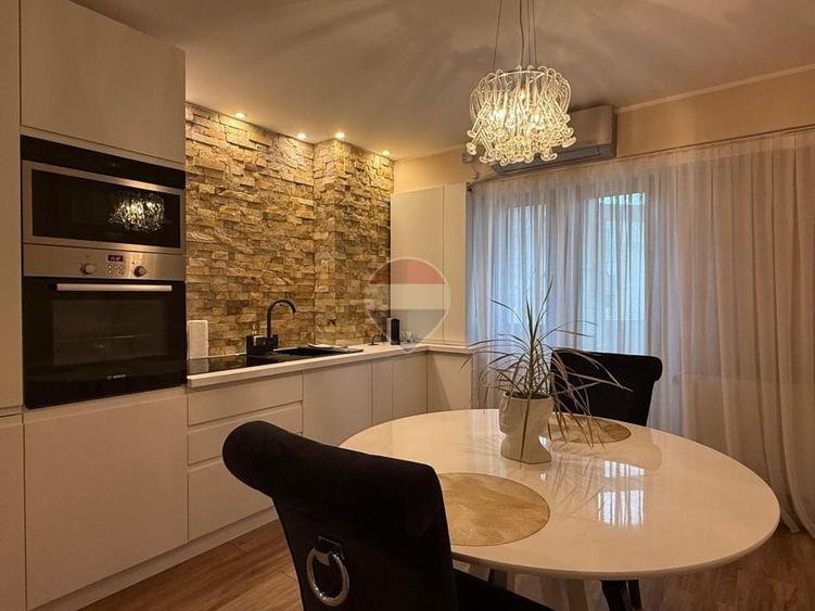 Apartament cu 2 camere decomandat, mobilat în Faleza Nord