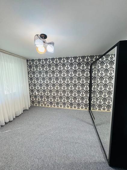 Apartament cu 3 camere decomandat în Drumul Taberei