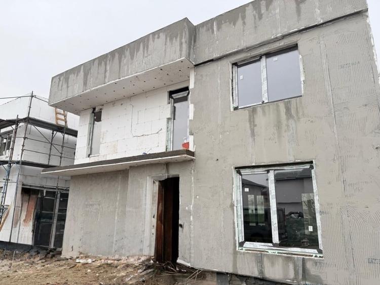 Casă individuală cu 3 camere cu Canalizare în Chiajna
