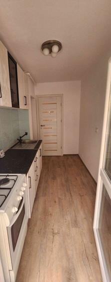 Apartament cu 2 camere decomandat, mobilat în Tractorul