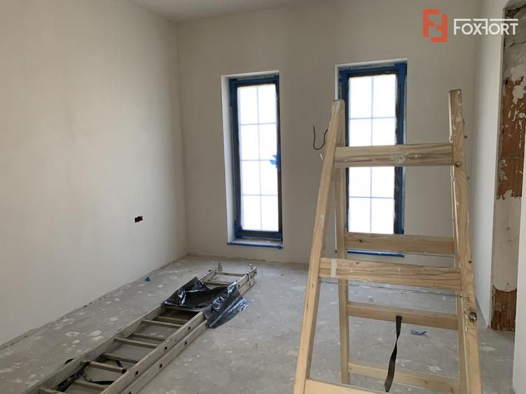 Duplex cu 4 camere cu Canalizare în Sânandrei