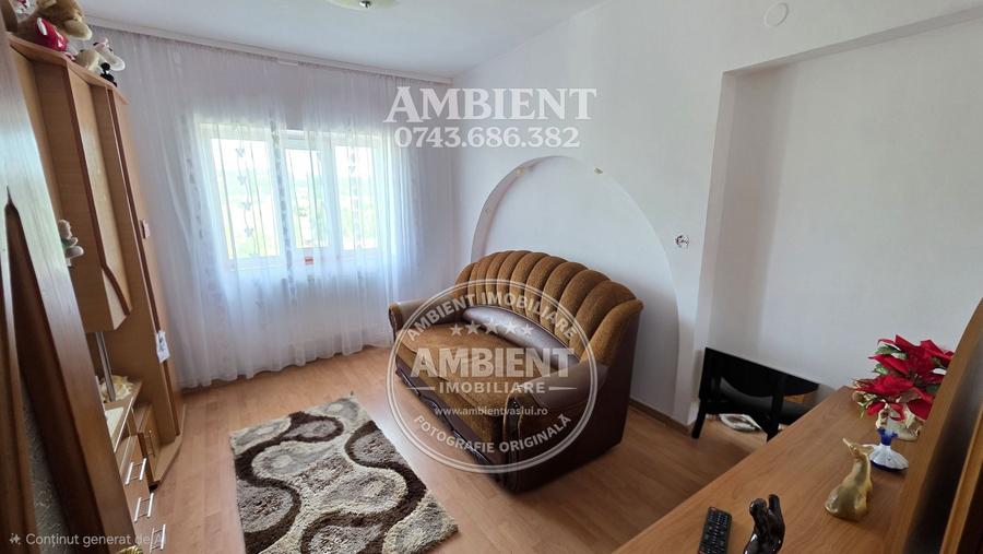 Apartament cu 5 camere decomandat, mobilat în Spital
