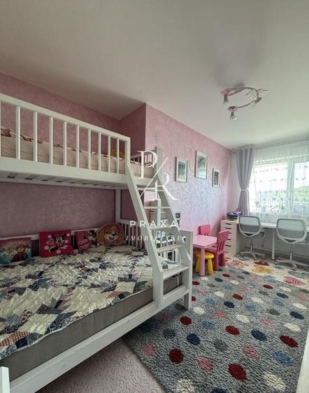 Apartament cu 3 camere semidecomandat, mobilat în Florești