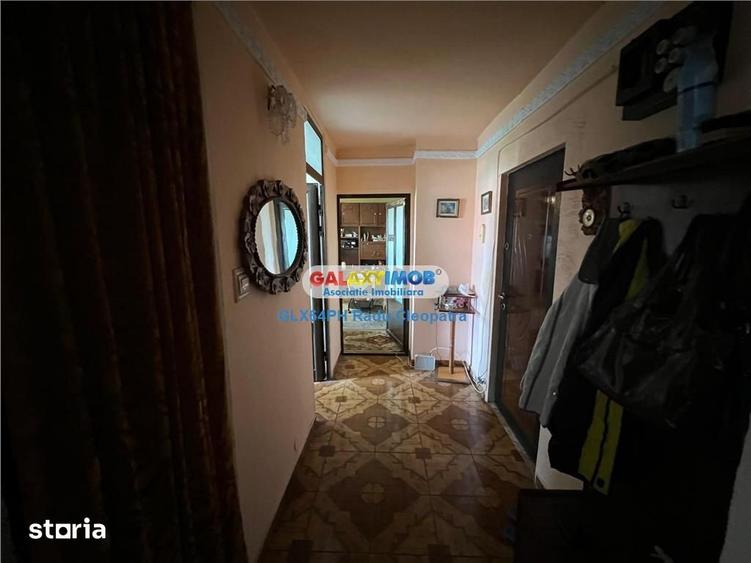 Apartament cu 2 camere decomandat în Democrației